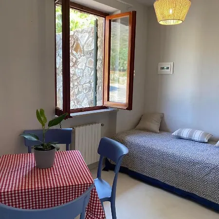 Elle Isola D'elba *